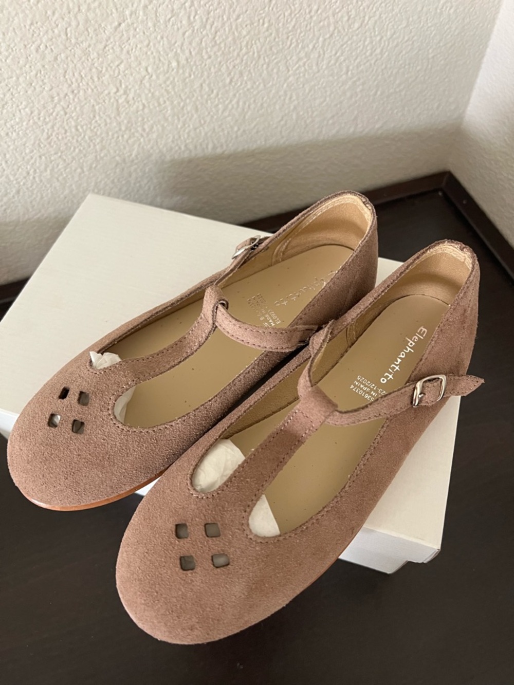 Elephantito Girls T Bar Suede Beige Dress Shoes Size 3 US 33 EU